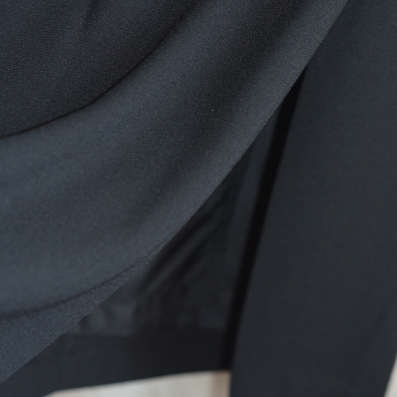 Elegant Black Women's Skirt - Picture 2 of 3